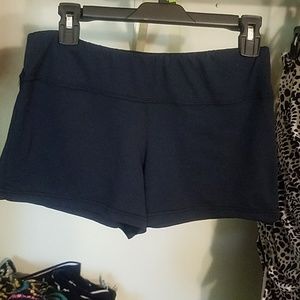 EUC Yoga short size M